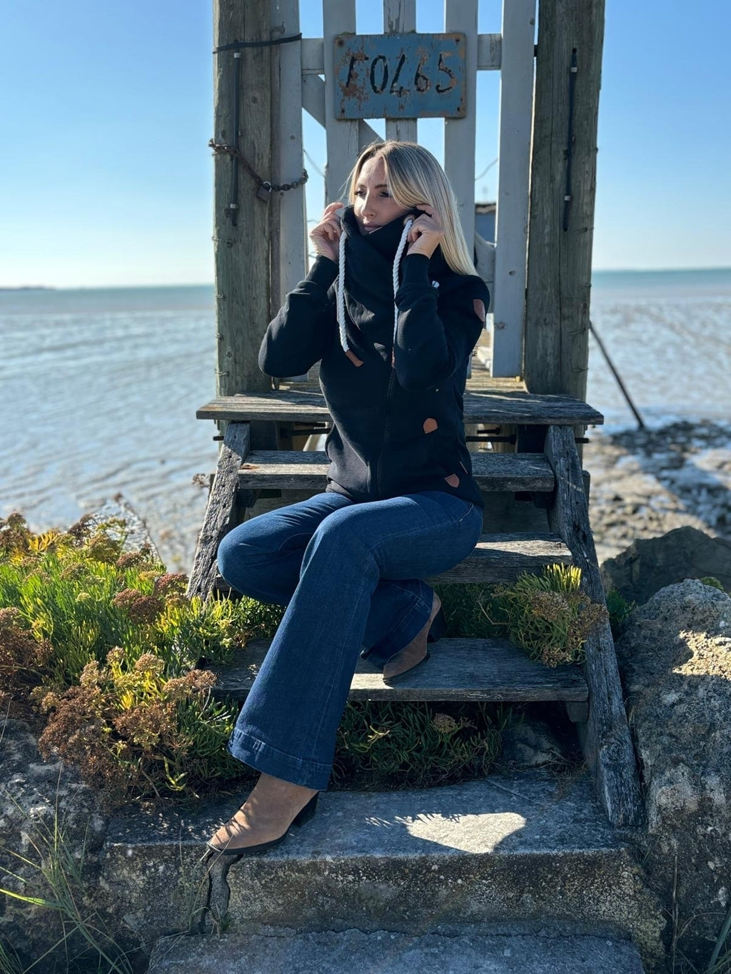 PULL CANADIEN SANS CAPUCHE BLACK