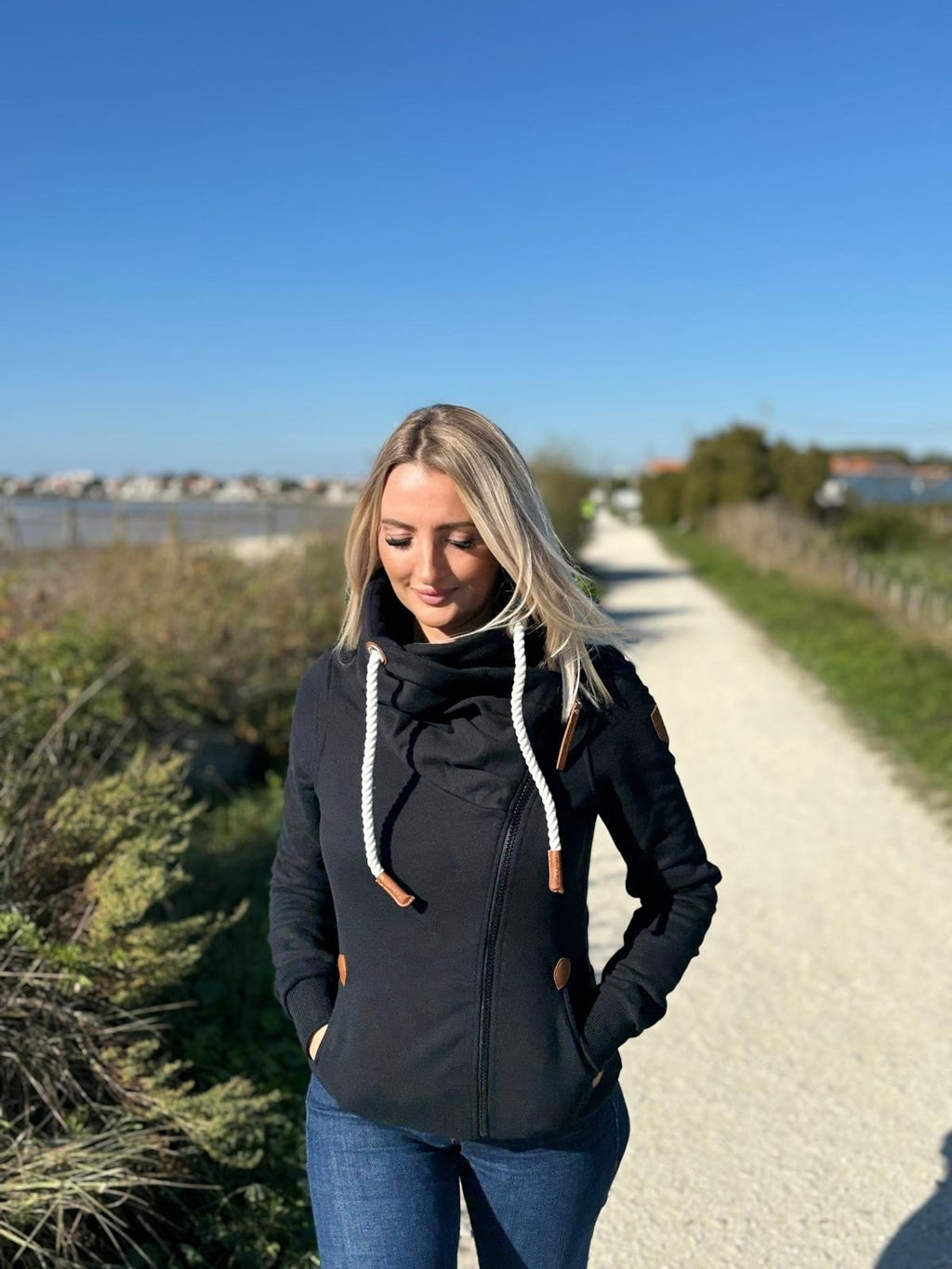PULL CANADIEN SANS CAPUCHE BLACK