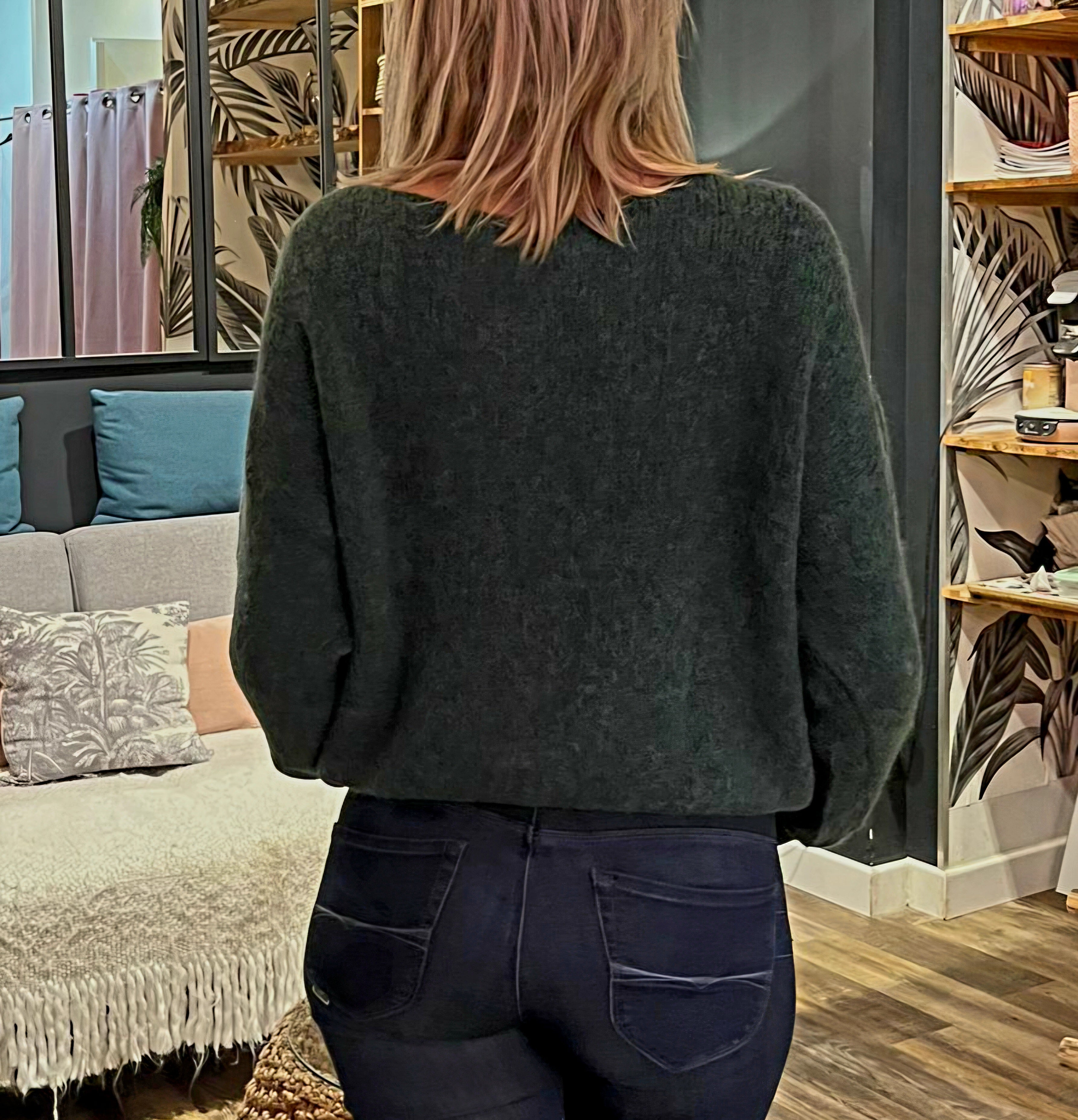 PULL COL V A BOUTONS VERT BOUTEILLE (Alpaga mélangé)