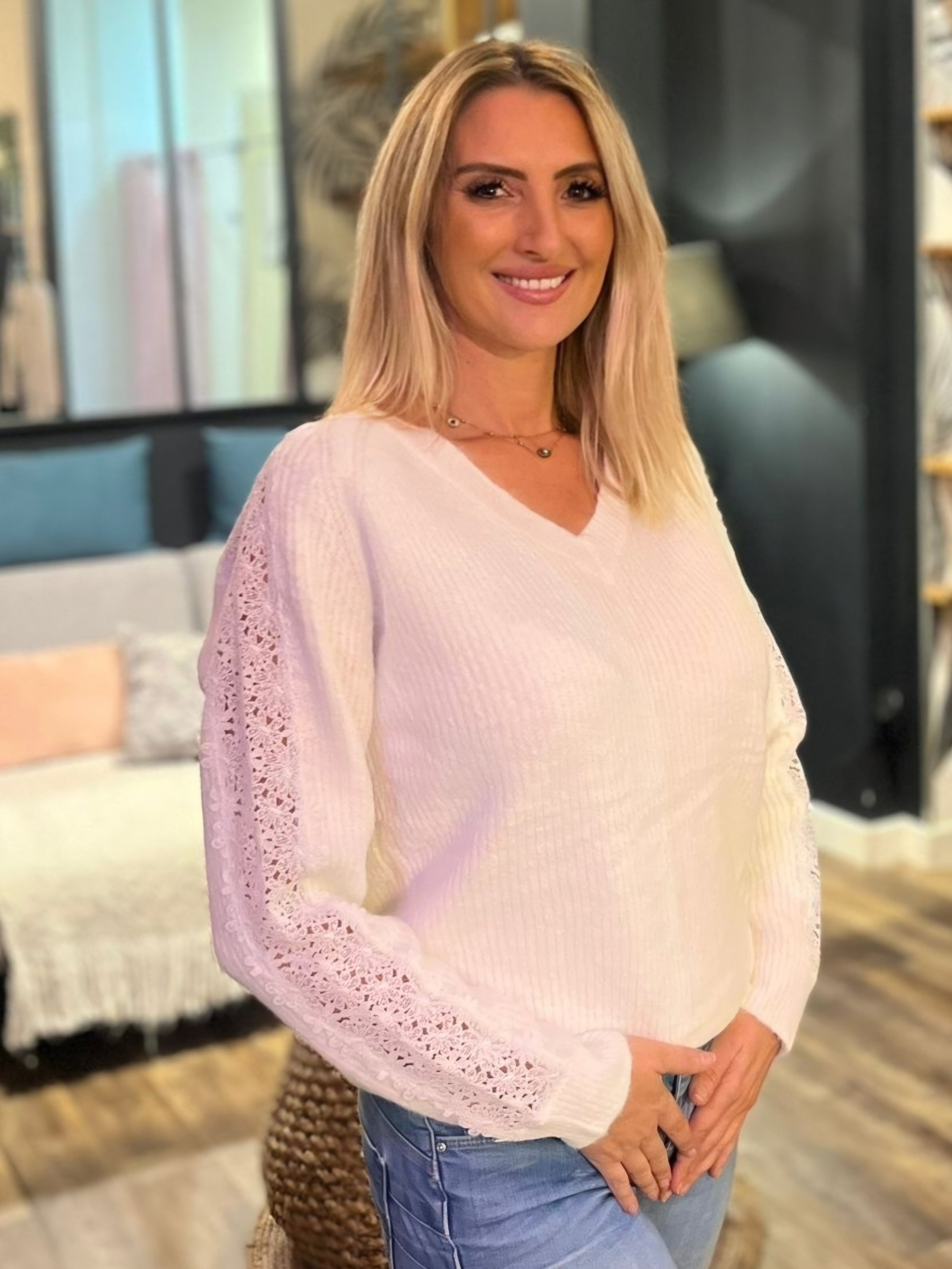 PULL DENTELLE DESCENTE DES MANCHES