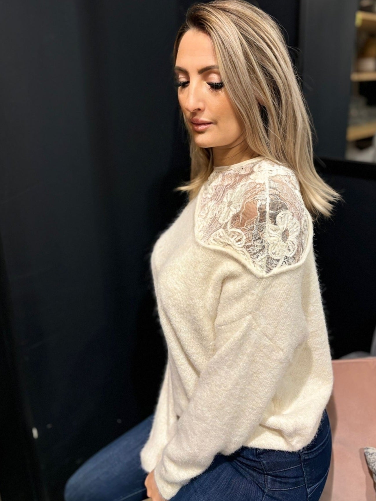 PULL BEIGE DENTELLE EPAULE FLEURS YP1894