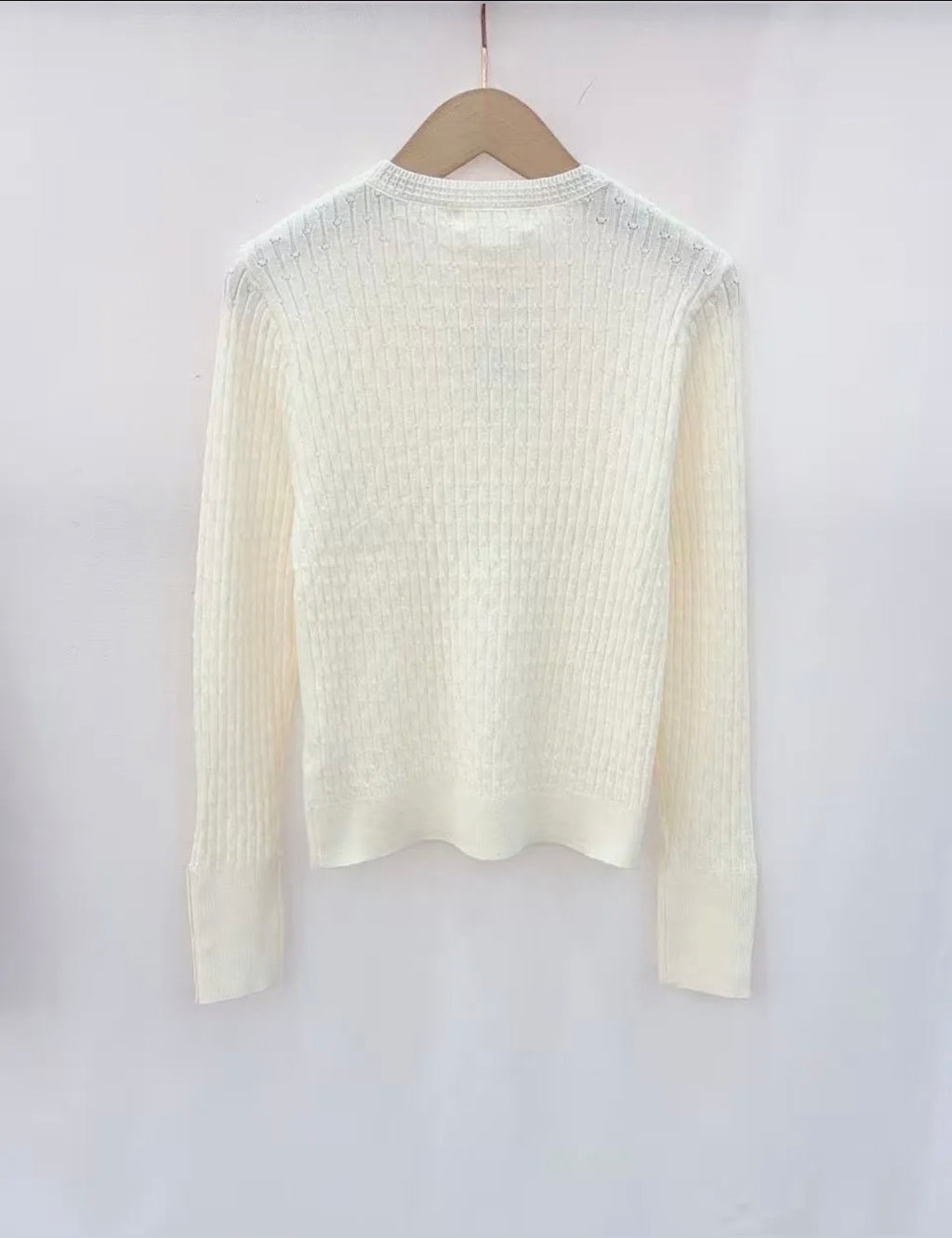 Pull moulant boutons bat de manches