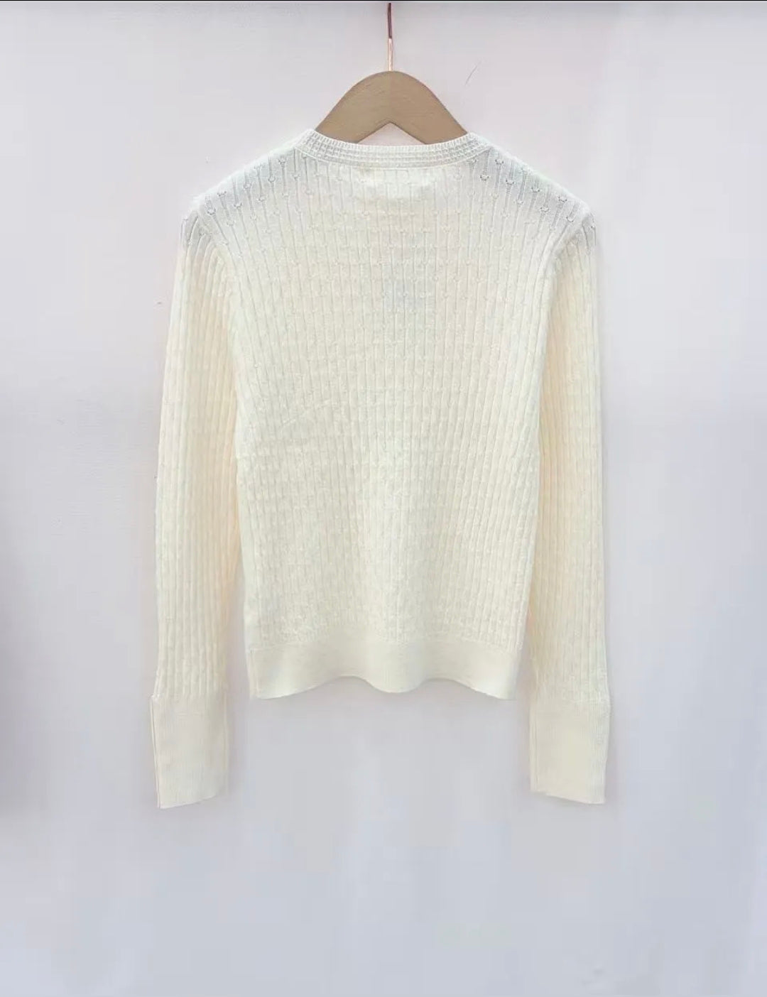 Pull moulant boutons bat de manches